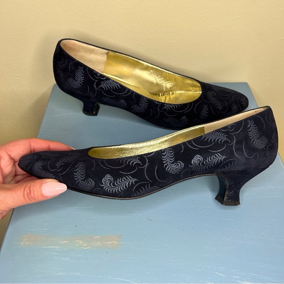 Bruno Magli Vintage Navy Suede Kitten Heels - Picture 6 of 12